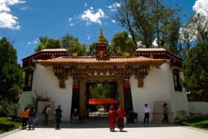 Visit Lhasa Norbulingka